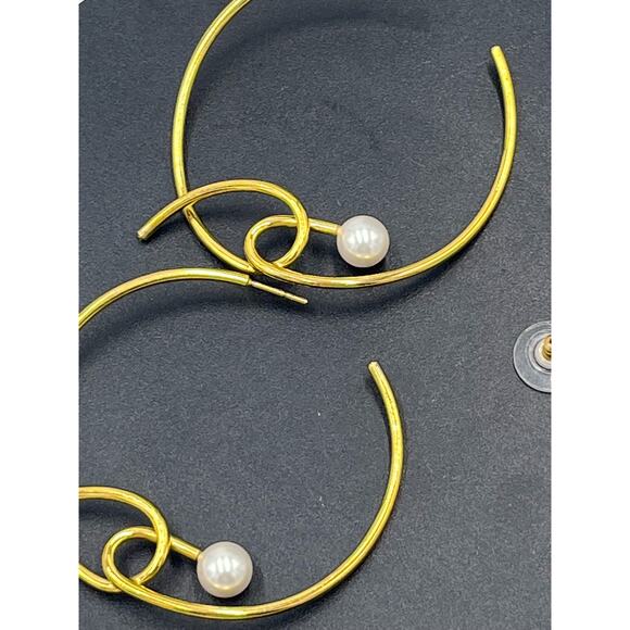 Amber Sceats Designer Gold Plated White Pearl Swirl Loopy Hoop Pierced Earrings - Picture 5 of 6